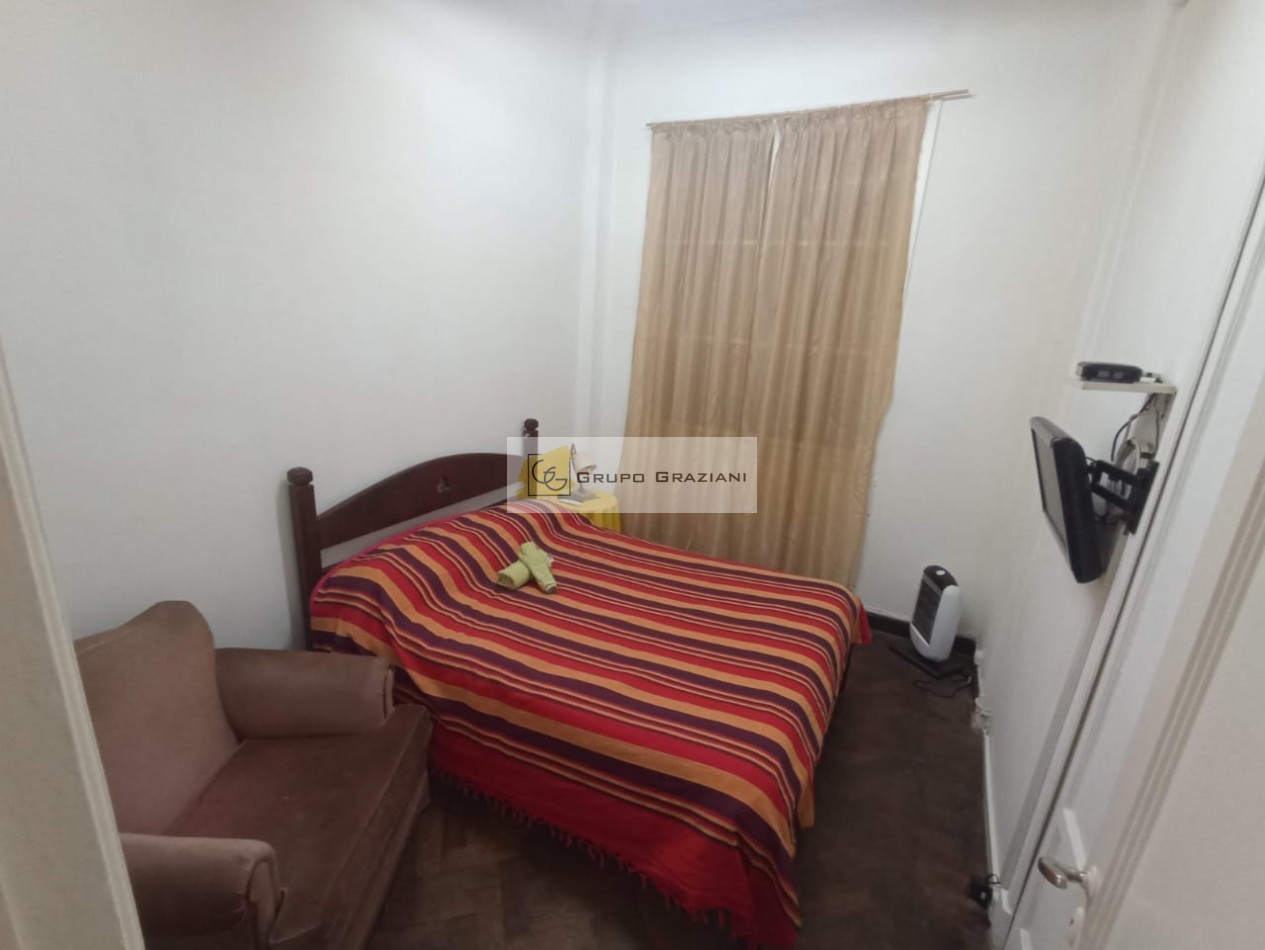 Excelente departamento de 3 ambientes ,contrafrente , inmejorable ubicacion .-